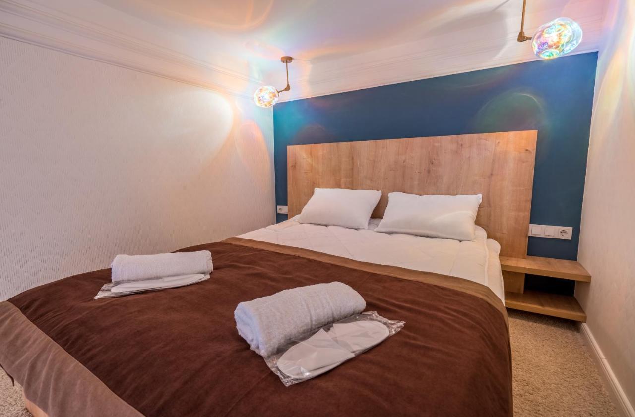 Mini Hotel On Aghmashenebeli Ave Tbilisi Exterior photo